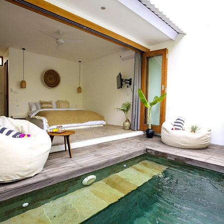 Tiga Studios - Adults Only Kuta  エクステリア 写真