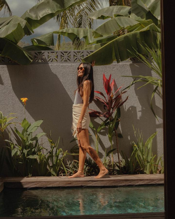 Tiga Studios - Adults Only Kuta  エクステリア 写真