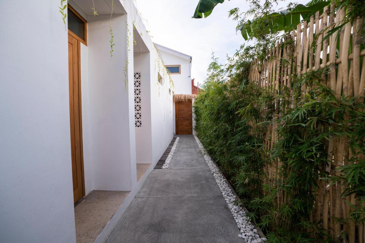 Tiga Studios - Adults Only Kuta  エクステリア 写真